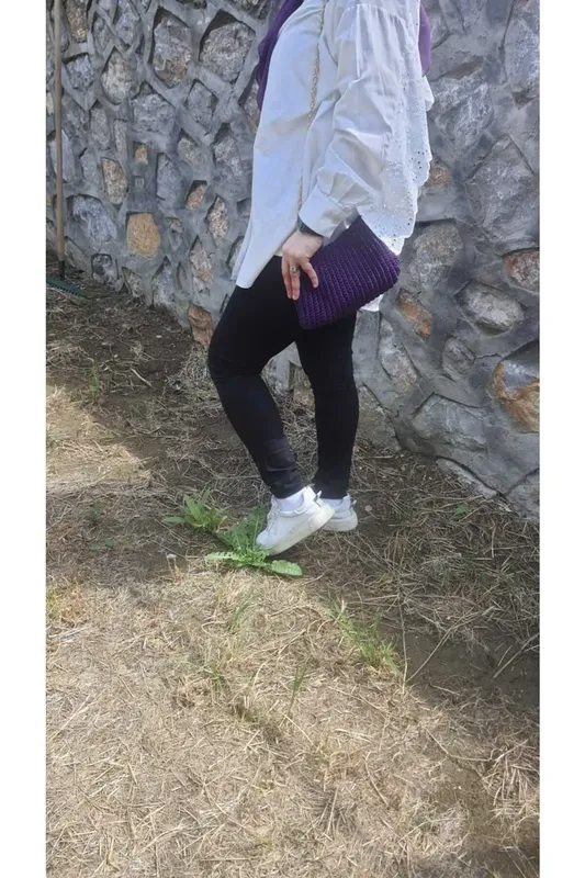 El Örmesi Mor Omuz Çantası Doğal ve Şık Tasarım