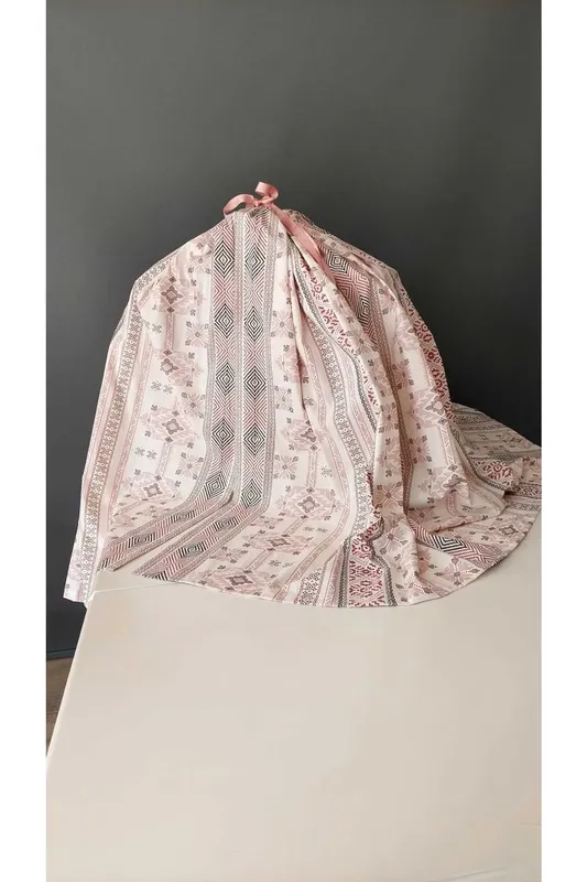 Pembe Motifli Kuş Kafesi Örtüsü