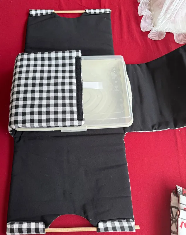 Pikniklik Tahta Saplı Cırtcırtlı Kek Kılıfı 30x40 cm Pratik Koruma Kek Çantası