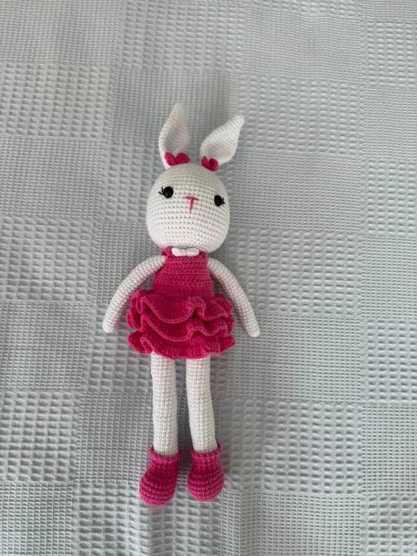 Kırmızı Tavşan Amigurumi Anahtarlık Canlı ve Sevimli El Emeği Aksesuar