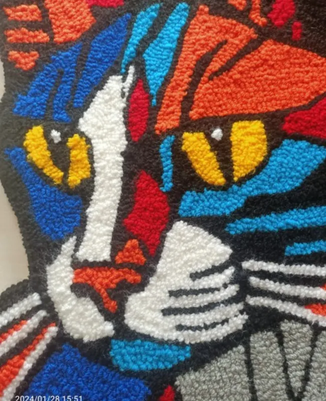 kedi motifli  tufting el dokuması süs halı 64 x42 cm