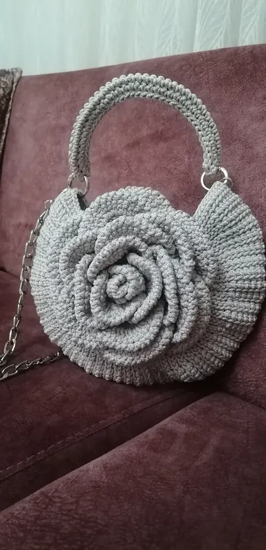 Gümüş Renkli Gül Detaylı Askılı Abiye Çantasıı