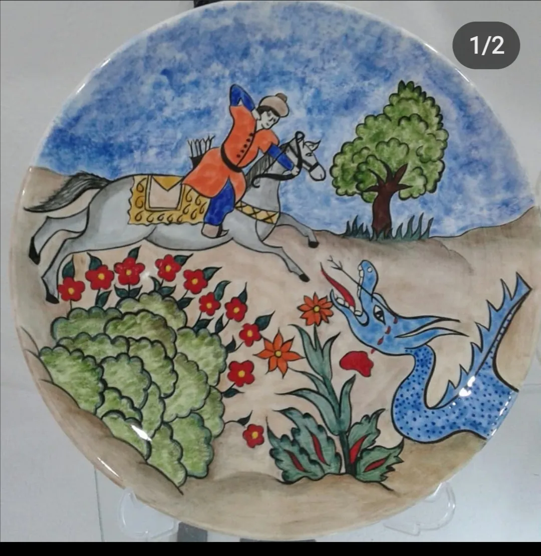 Minyatür Tarzı Ejderha ve Savaşçı Temalı El Boyaması Çini Tabak