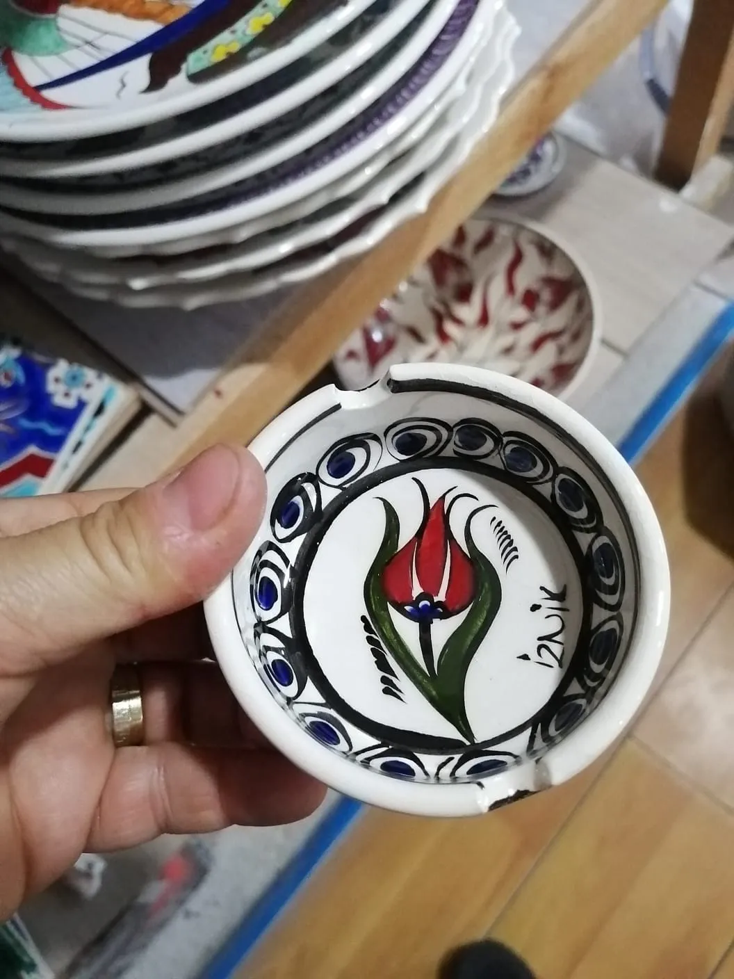 İznik İmzalı Lale Desenli El Yapımı Kül Tablası