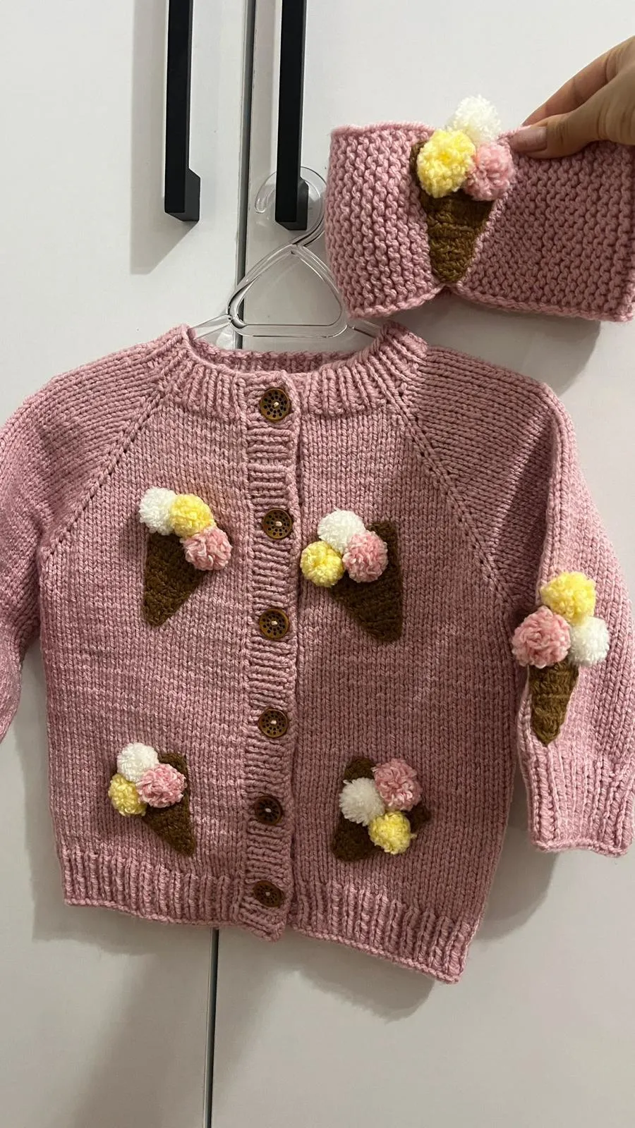 Dondurma Motifli El Örgüsü Pembe Hırka ve Saç Bandı Takımı