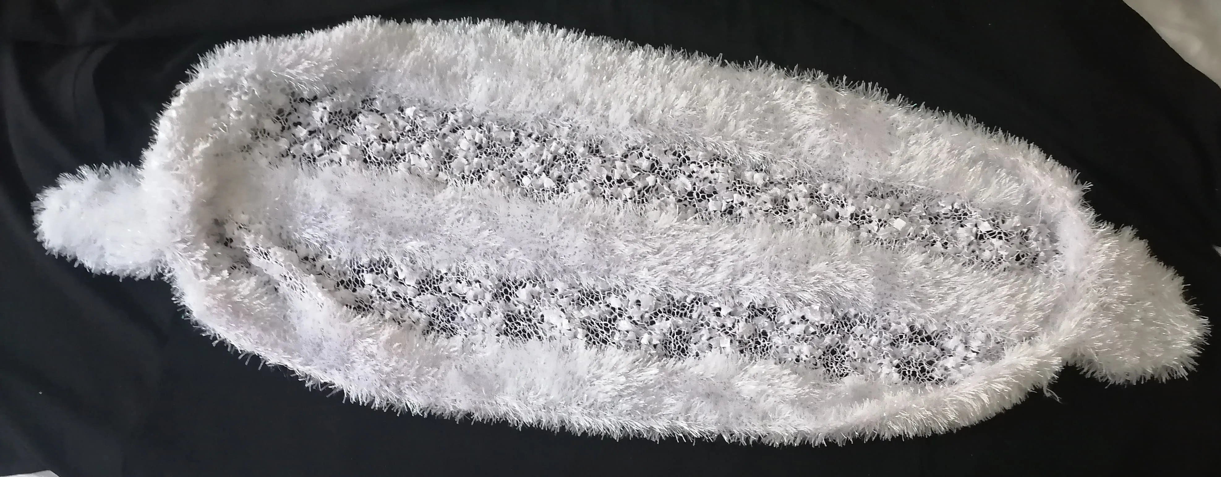 Beyaz Simli Tığ İşi Dantel Bolero