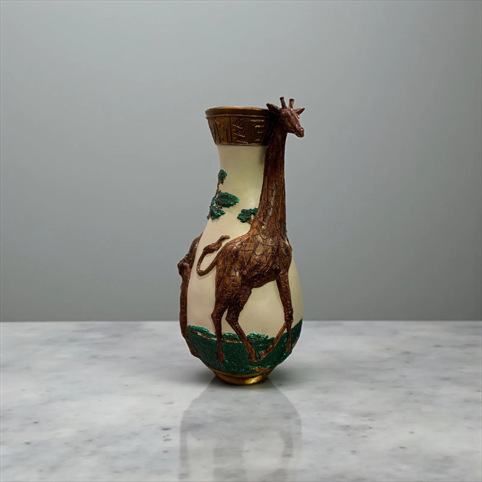 El Yapımı Zürafa Seramik Vazo – 3D Hayvan Figürlü Dekor
