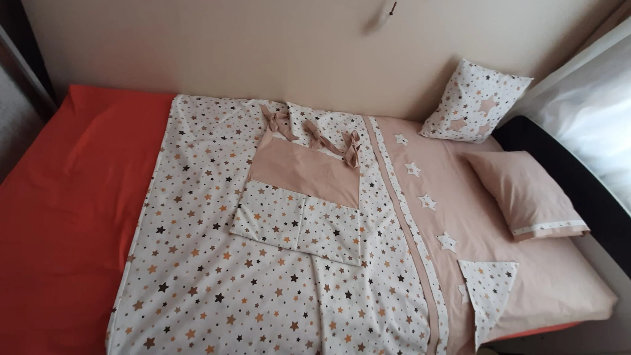 Yıldız Desenli Bej Renk Nevresim Takımı 