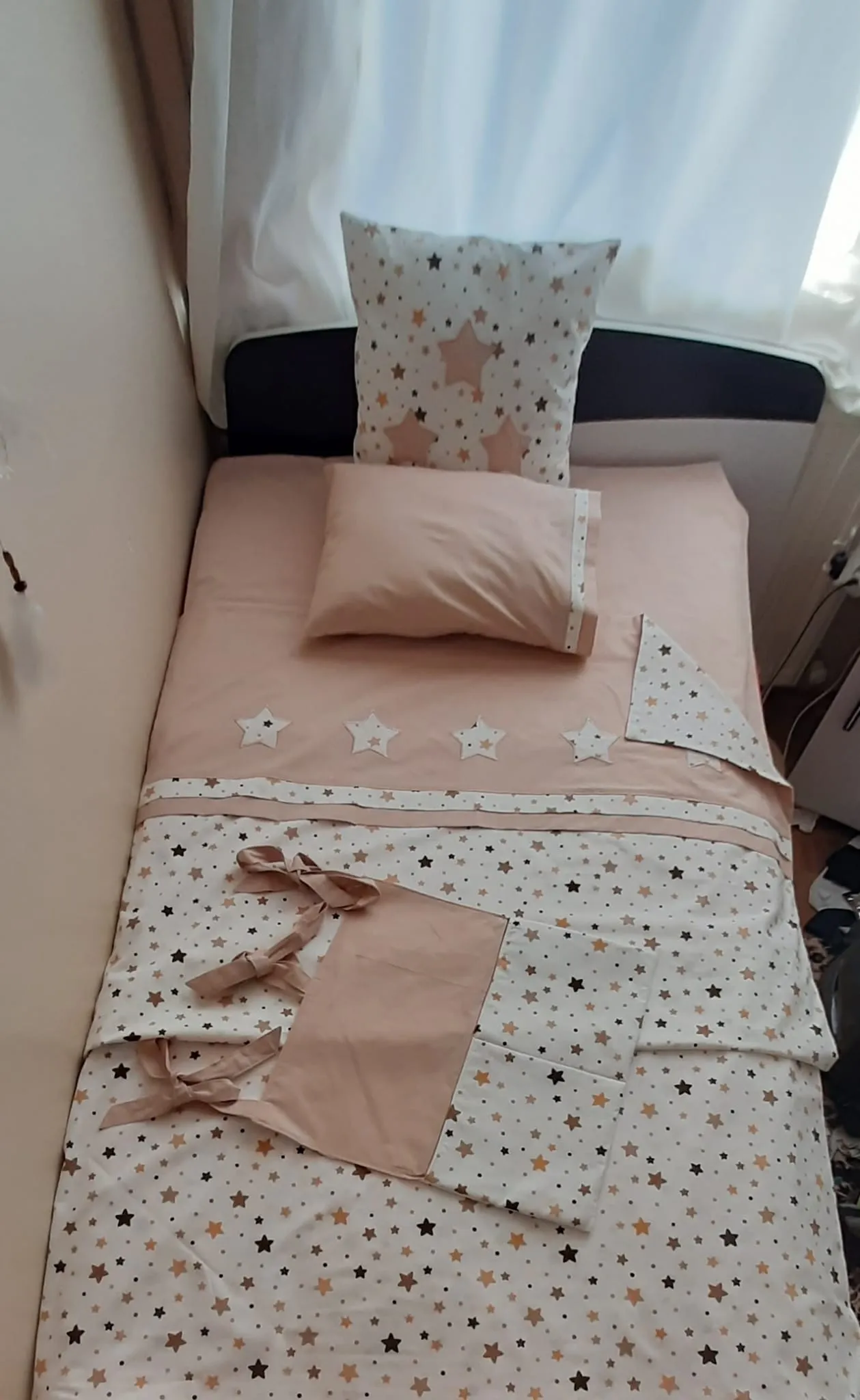 Yıldız Desenli Bej Renk Nevresim Takımı 