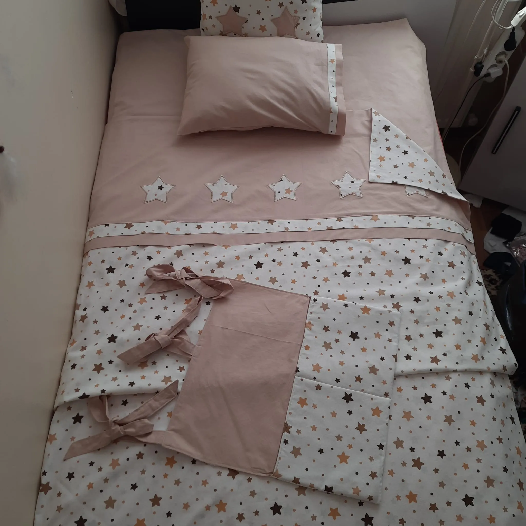 Yıldız Desenli Bej Renk Nevresim Takımı 