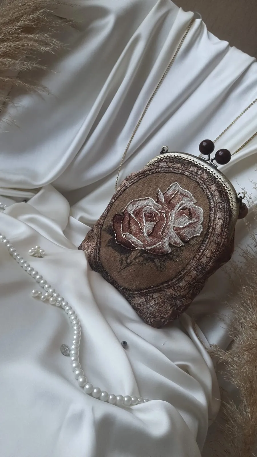 Zamansız Zarafet: El Yapımı Vintage Çanta