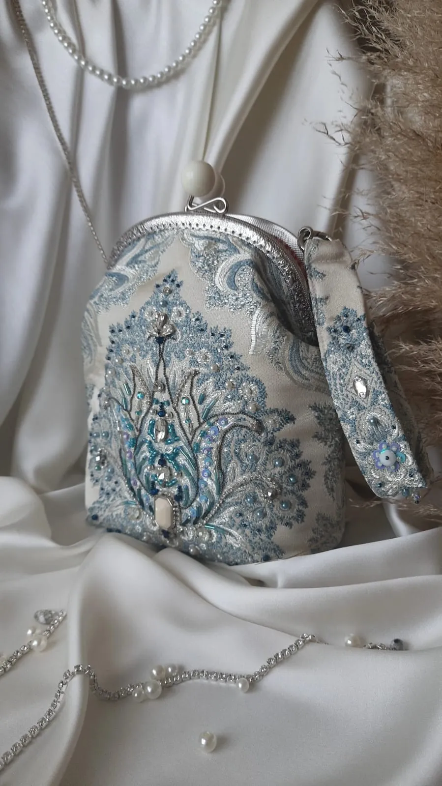 Kristal İşlemeli El Yapımı Zarif Vintage Çanta