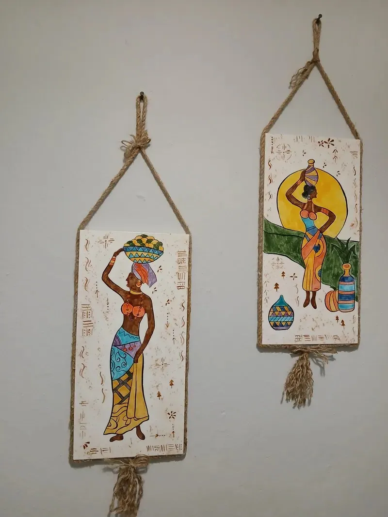 Afrikalı Kızlar İsimli Modern Çini