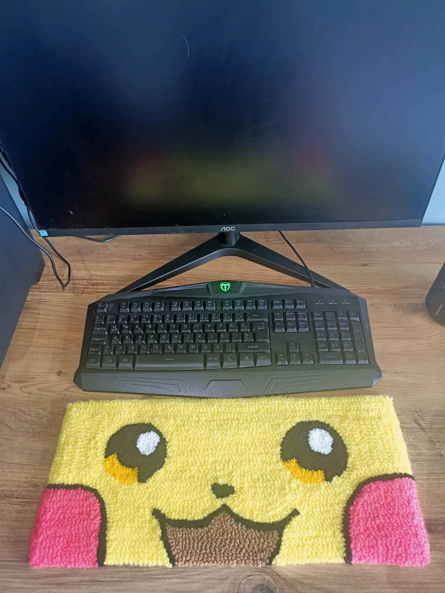Pikachu Temalı Bilgisayar Klavyesi Halısı Tufting Dokuma