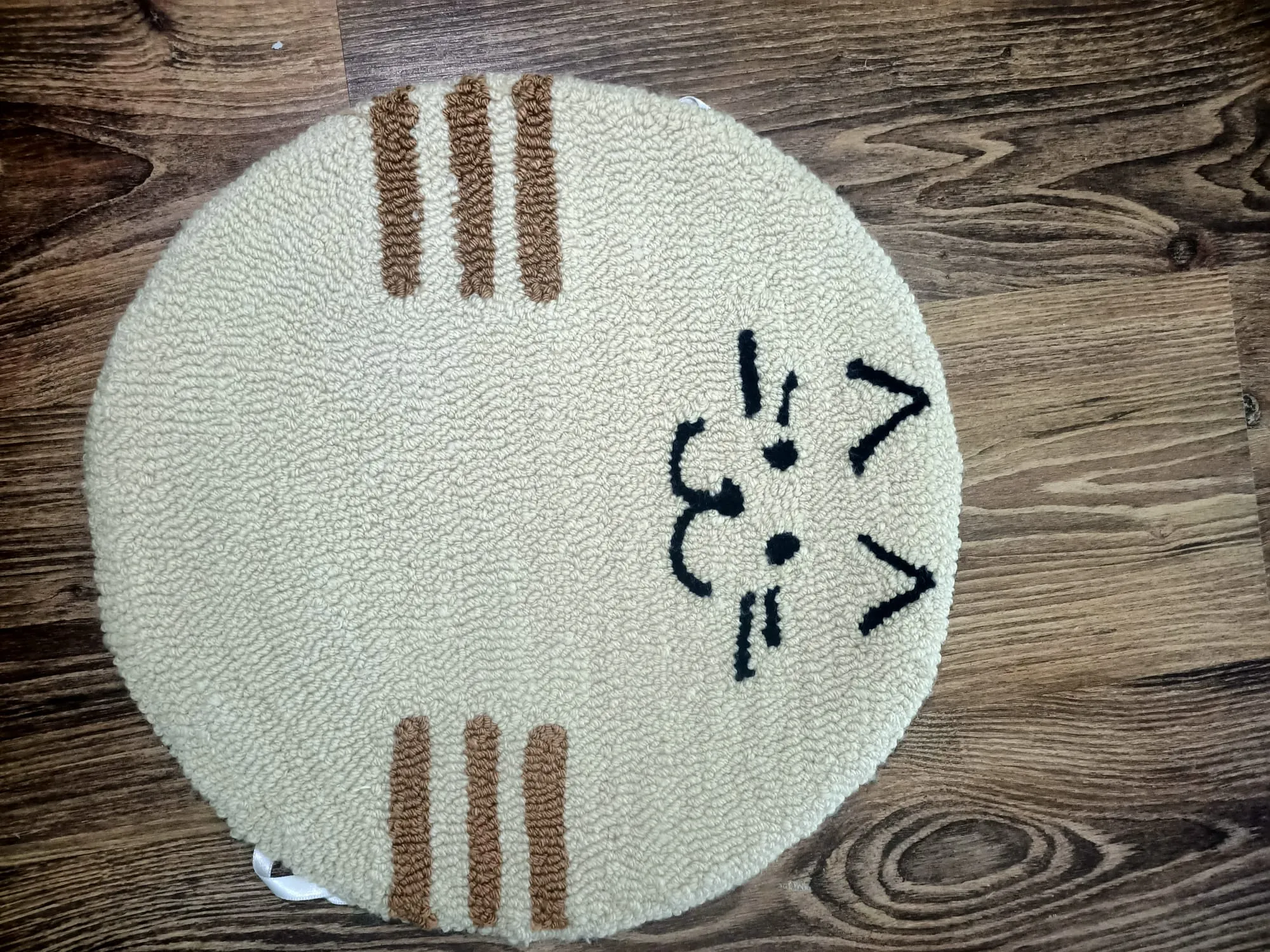 Kedi Figürlü El Örgüsü Tabure Kılıfı