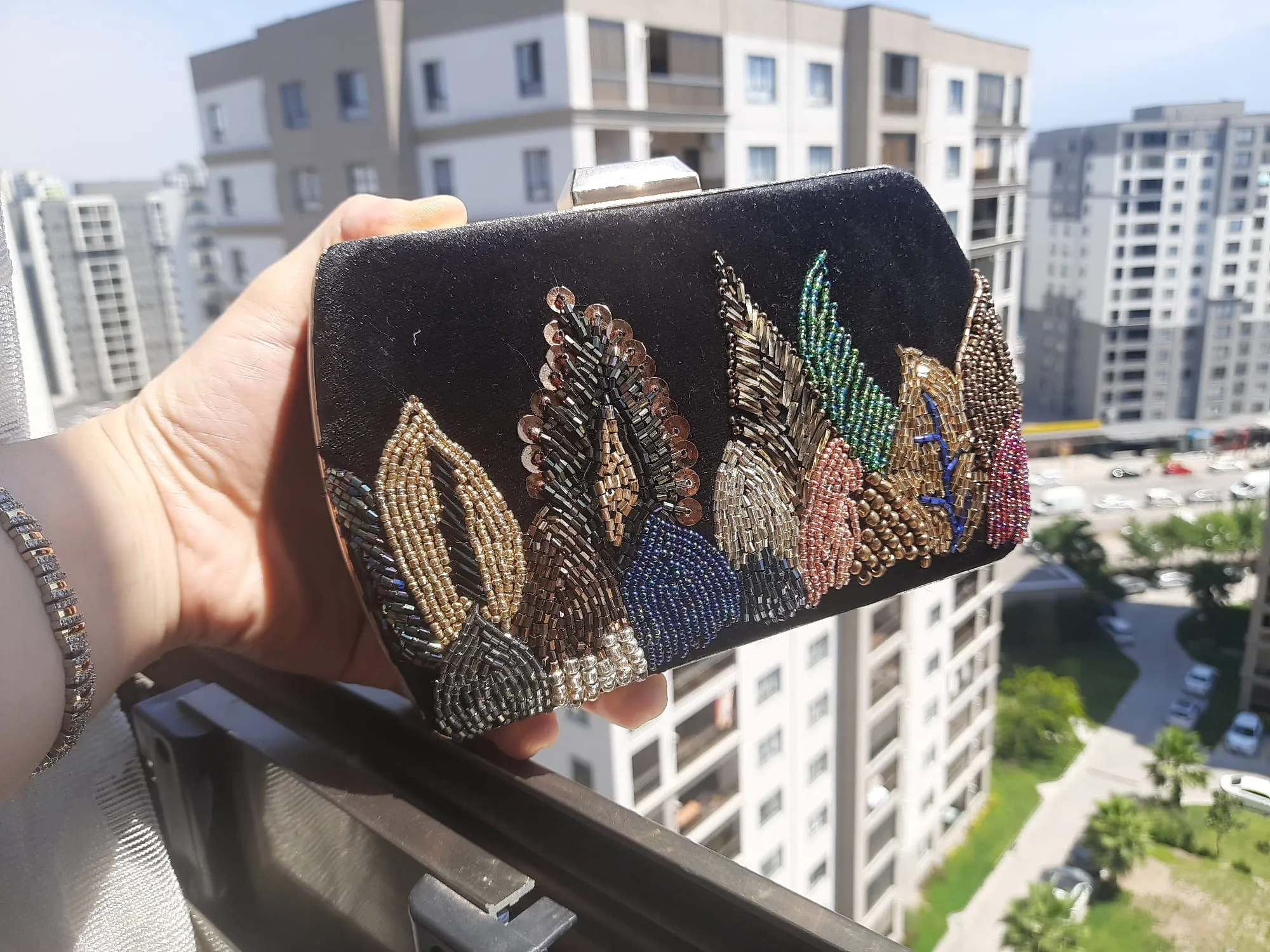 Kadife Çanta – Boncuk İşlemeli El Yapımı Gece Çantası