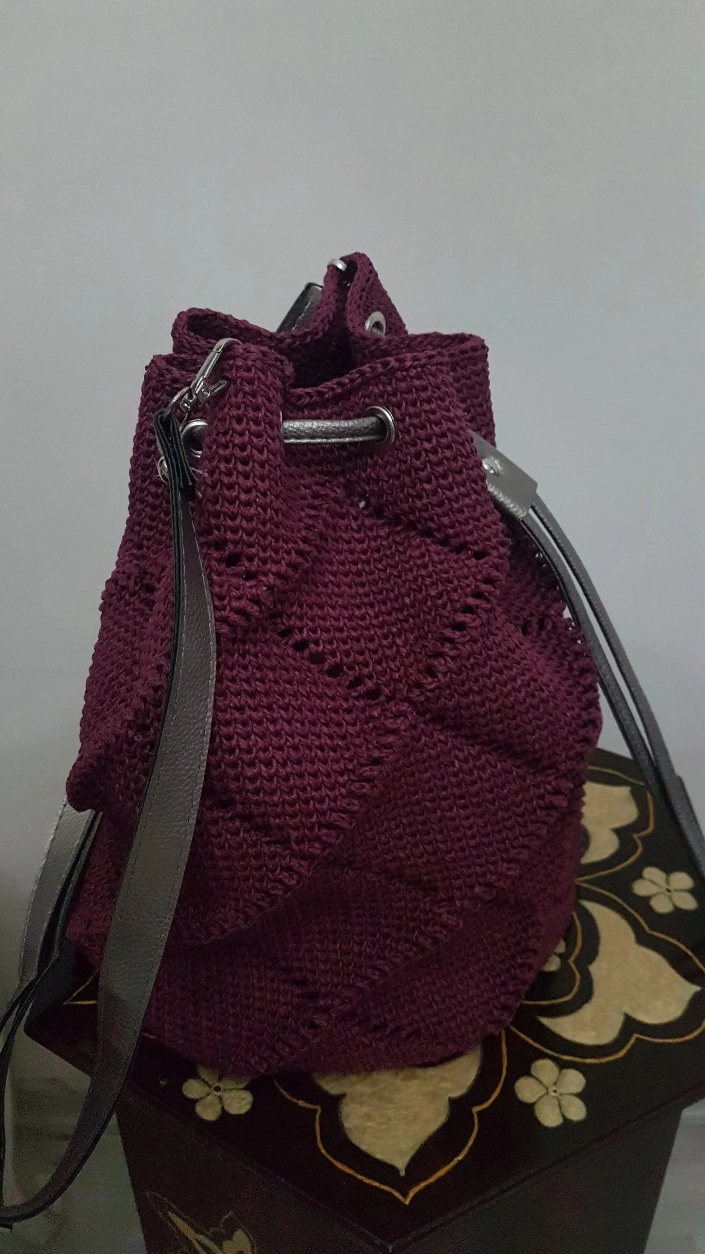 Bordo Renginde  Büzgü Çanta