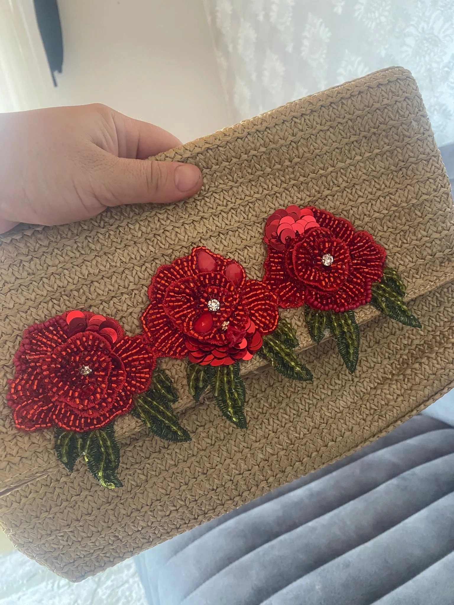 El Yapımı Hasır Yazlık Clutch Çanta – Kırmızı Çiçek İşlemeli