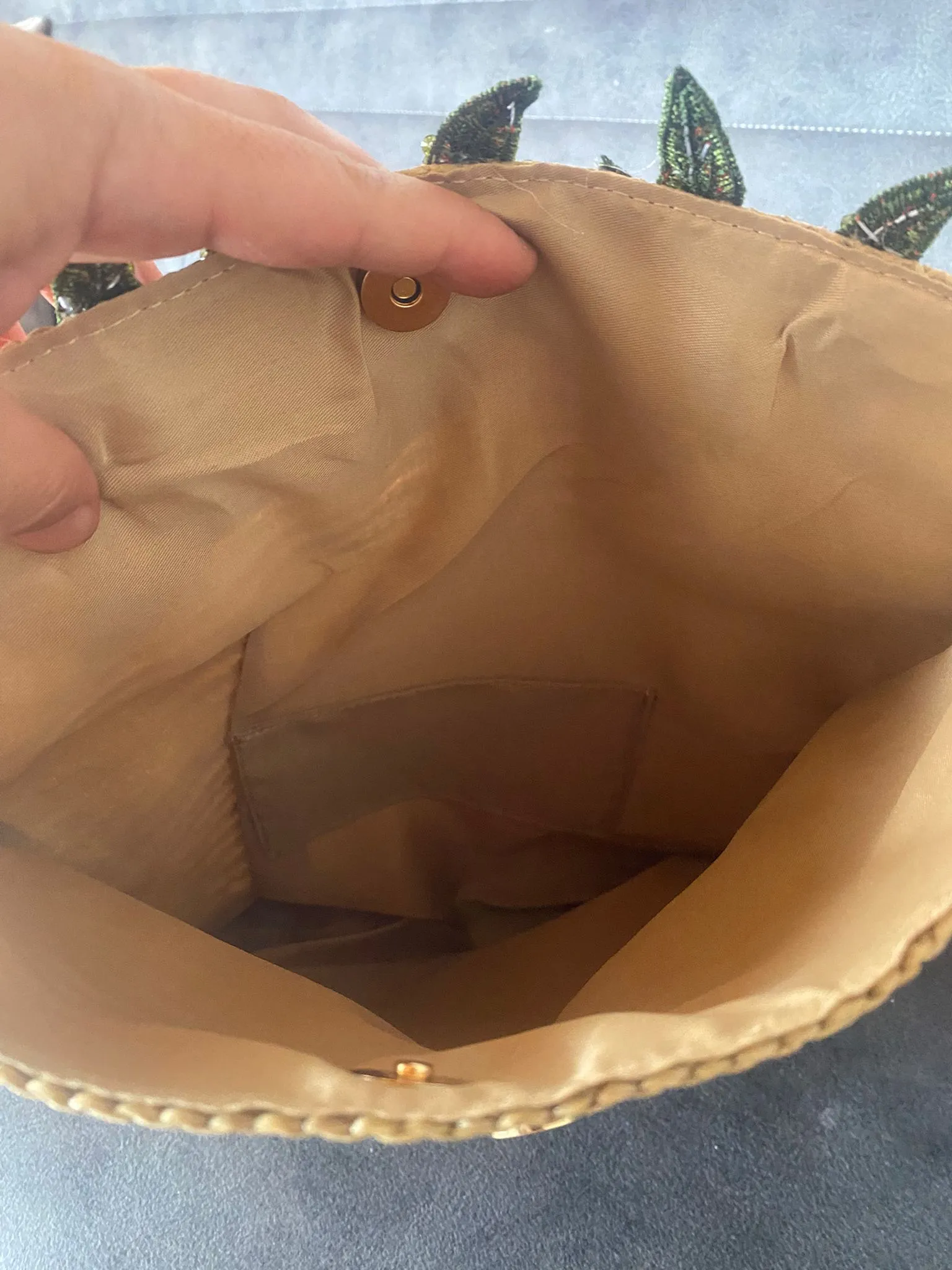El Yapımı Hasır Yazlık Clutch Çanta – Kırmızı Çiçek İşlemeli